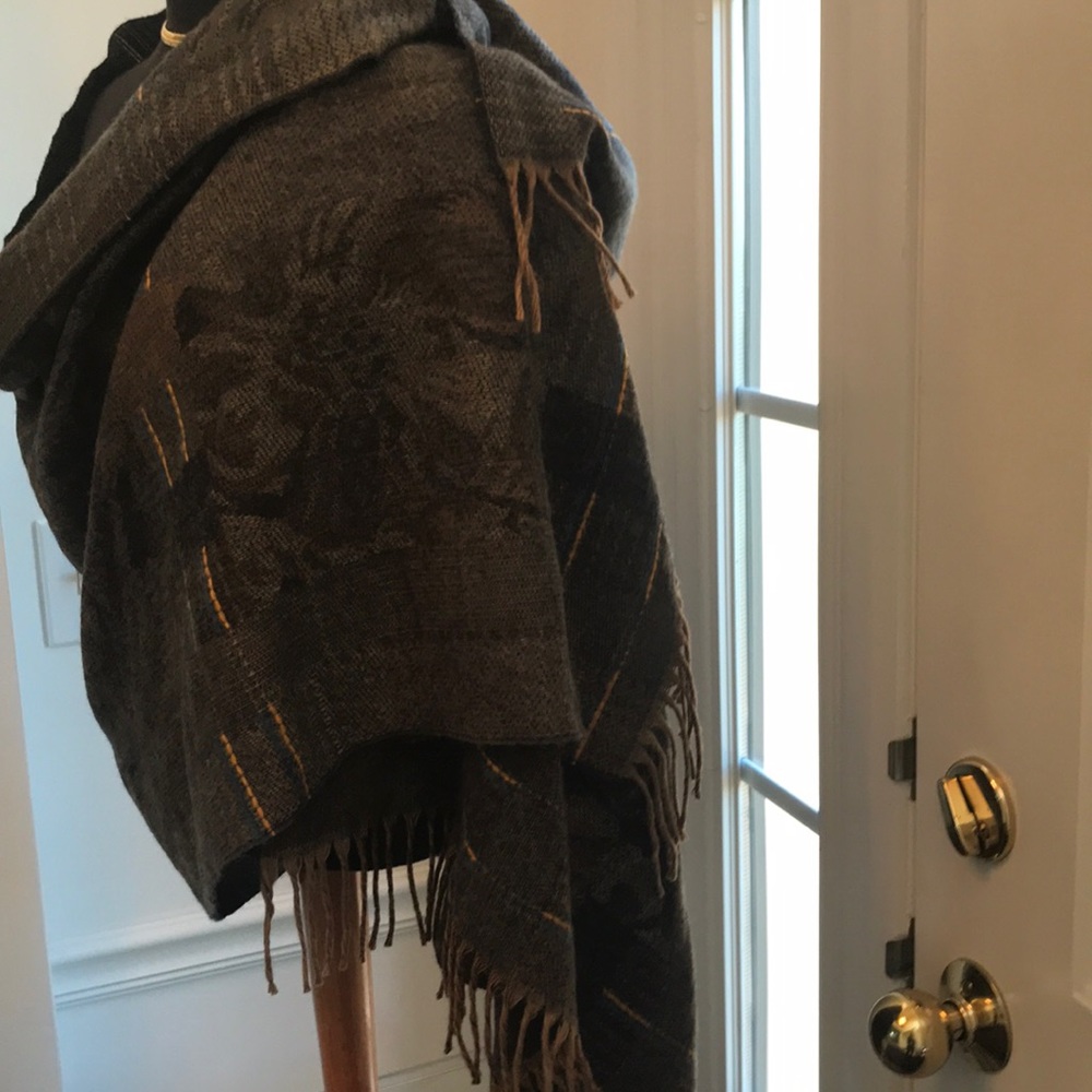 Large Scarf/Wrap - image 3